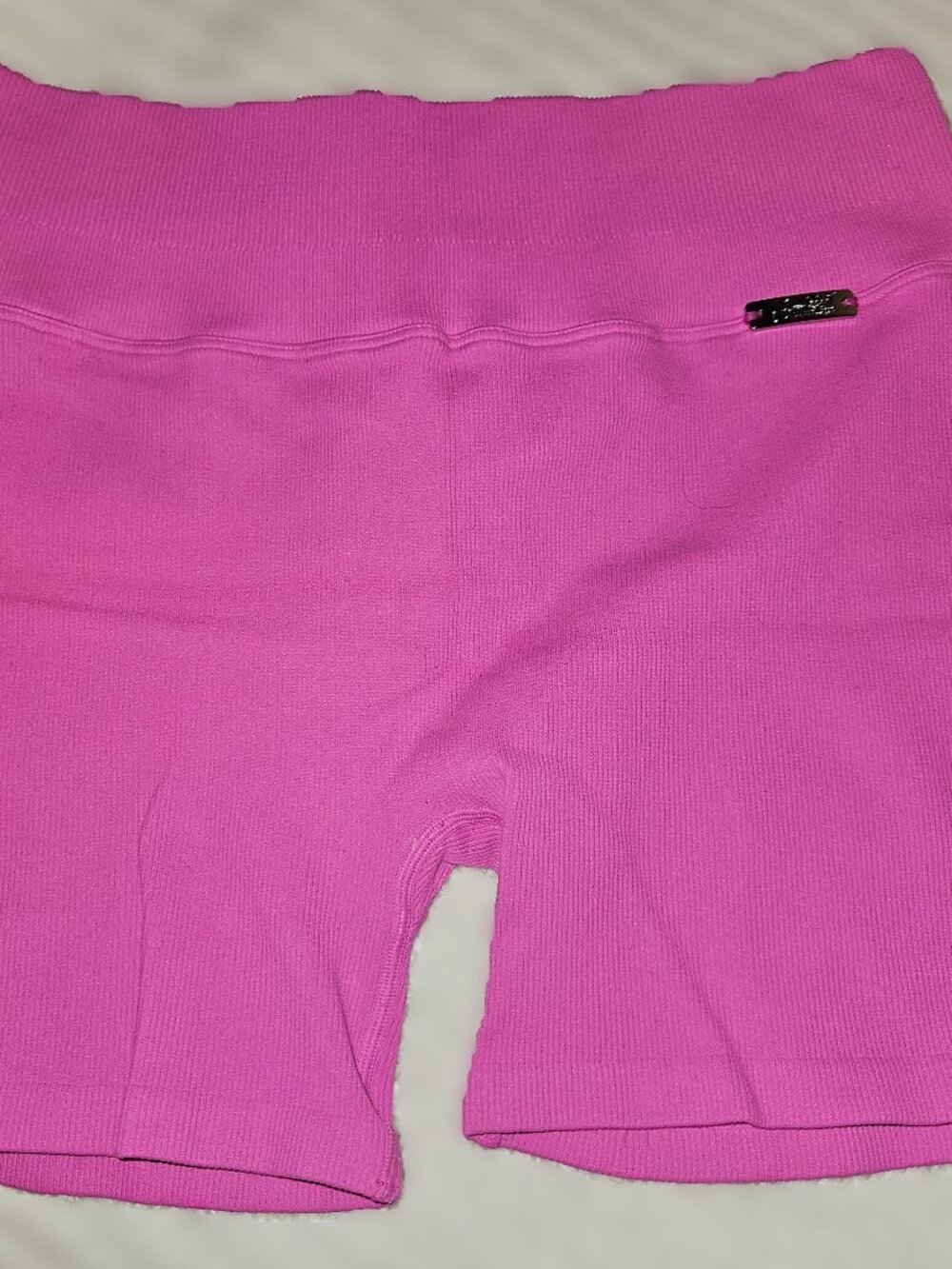 Bombshell Sportswear shorts sz L
